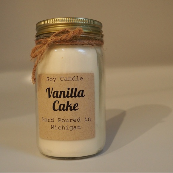 Handmade Vanilla Cake Soy Wax Candle 8oz Glass Jar - Picture 6 of 6